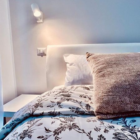 Finella Charming Rooms Bari Exterior photo